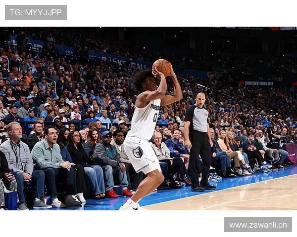 [NBA]韦尔斯杀入内线 反身上篮打板进筐.